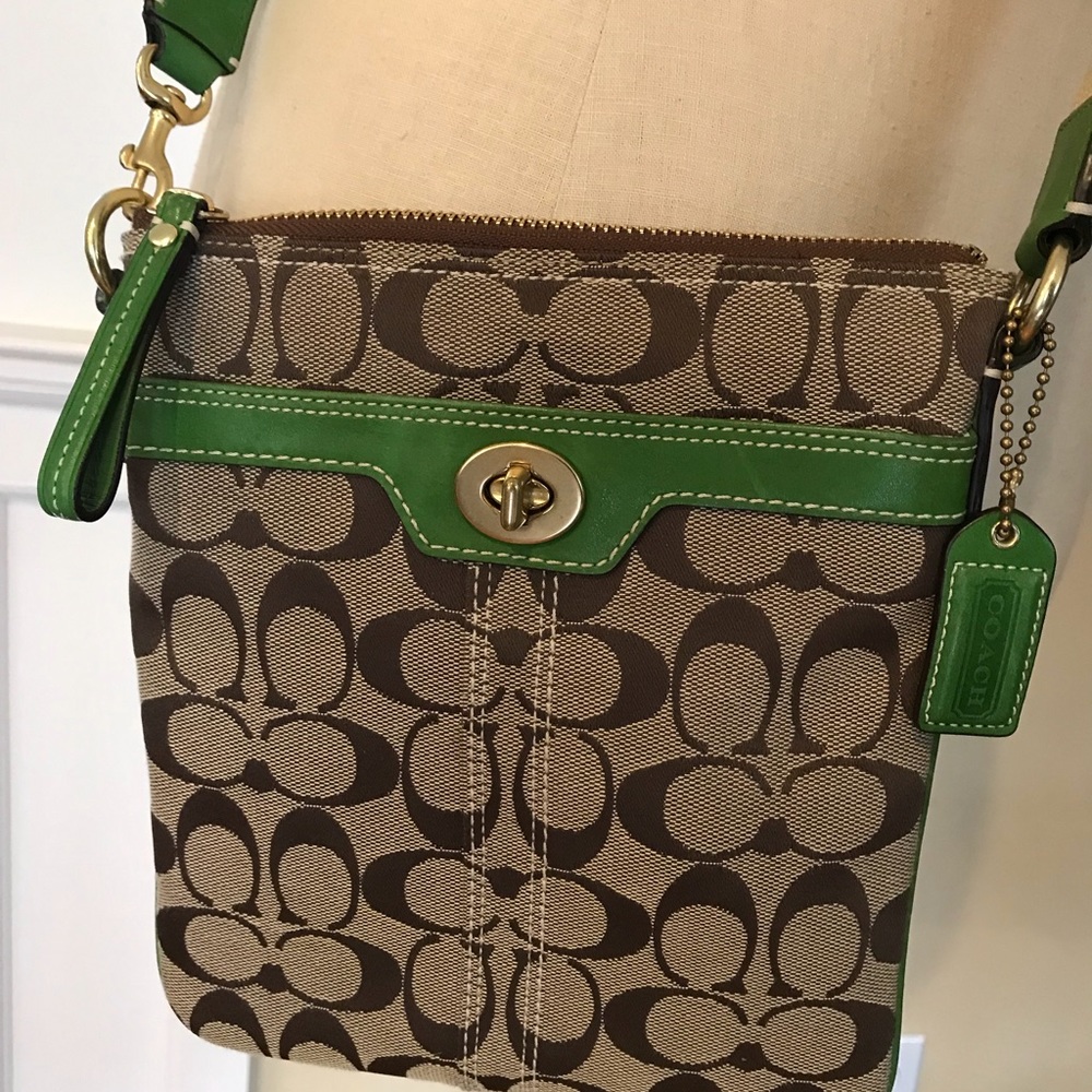 Coach Signature Crossbody W/Green Leather Trim! Gem